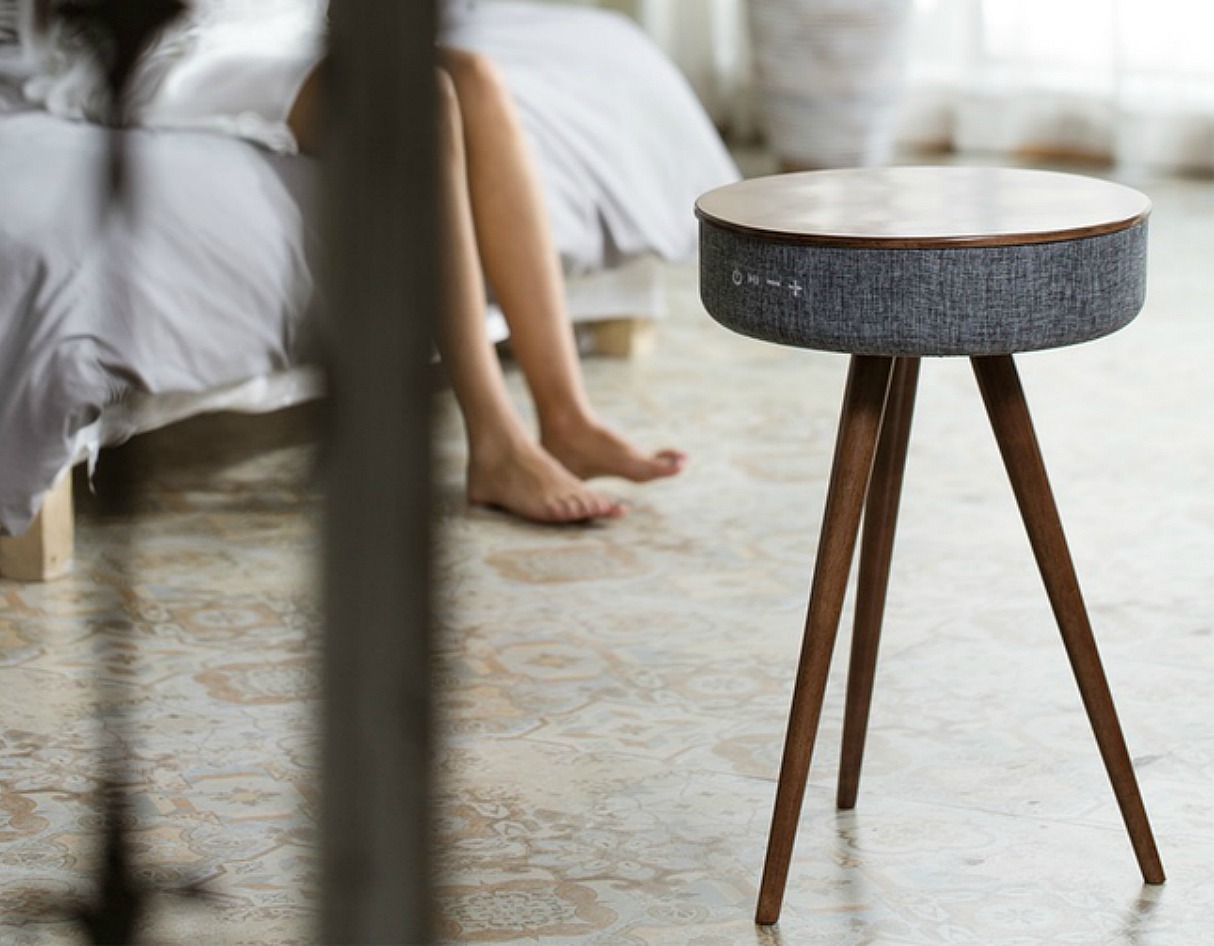 mellow-multimedia-speaker-table-1